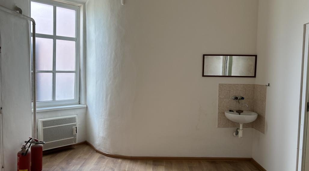 Prenajmeme v Košiciach, Moyzesova ul.  kancelárske priestory, parkovanie pre viac vozidiel