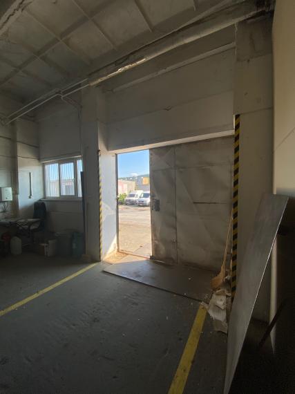 Prenajmeme v Košiciach ( Nad Jazerom ) skladové priestory 500 m2, rampa, parkovanie