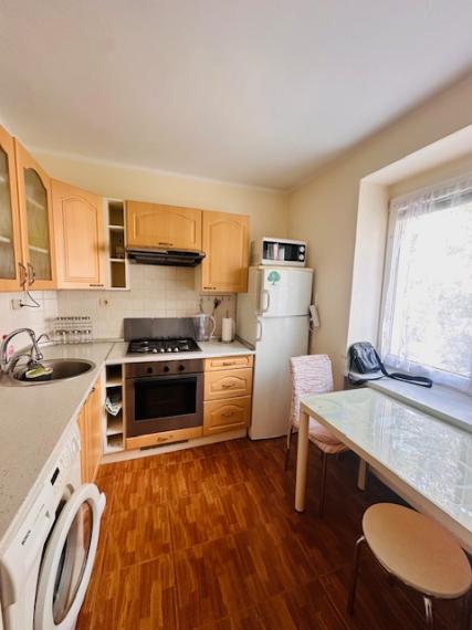 Prenájom 1 izb bytu v KE - Jesenná ul., rekonštruovaný, zariadený.