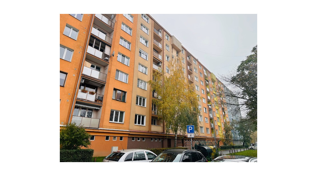 ZNÍŽENÁ CENA Predaj 3 izb byt v KE - Južná trieda, pôvodný stav, výmera 73 m2, loggia.