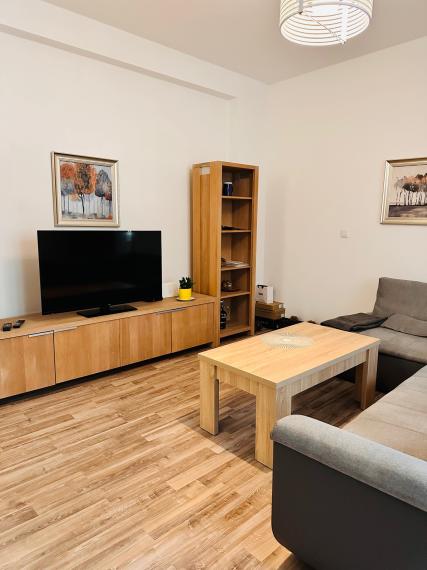 Prenájom 2 izb bytu Košice - Centrum, kompletná rekonštrukcia, 65 m2 + terasa