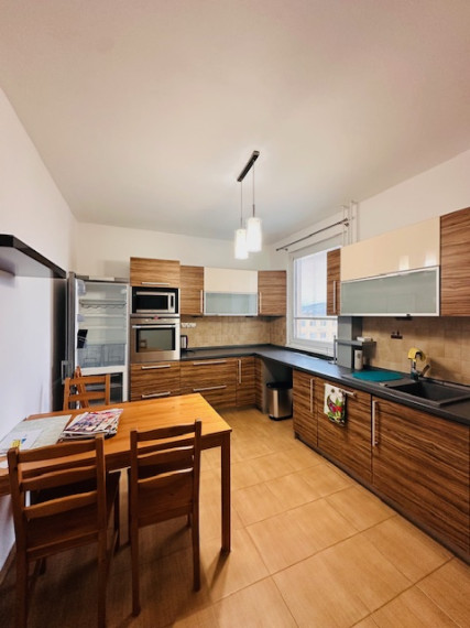 Prenájom 3 izb.byt s loggiou, Košice- sídlisko Ťahanovce, 79m2, rekonštruovaný, zariadený