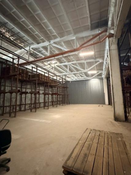 Prenajmeme v Košiciach ( Nad Jazerom ) skladové priestory od 150 m2, rampa, parkovanie