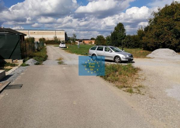 Posledný stavebný pozemok Košice II - Šaca s inž.sieťami, na výstavbu RD-bungalov , na pozemku prípojky