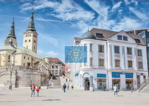 Prenajmeme v centre Žiliny ( Farské schody ) rekonštruované administratívne priestory o celkovej výmere 338 m2 ( možnosť rozdelenia na 2 časti )