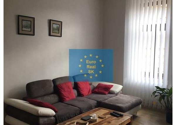 Ponúkam na prenájom veľký 3 izb. byt v KE - Centrum, po komp. rekonštrukcii, zariadený, 94m2