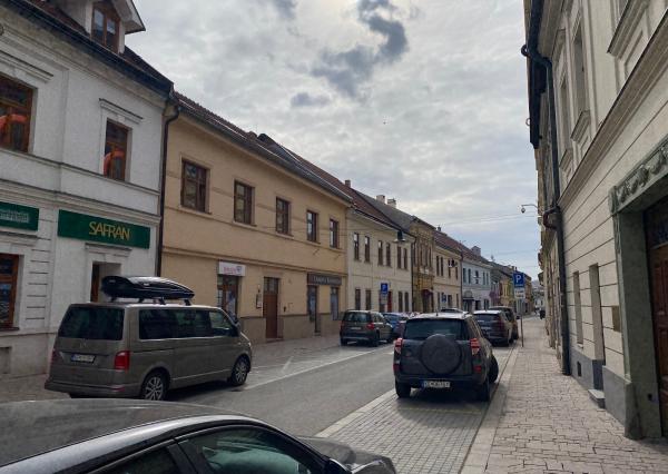 Prenájom kanc. priestor KE - Kováčska ul., 50 m2, komp. rekonštrukcia.