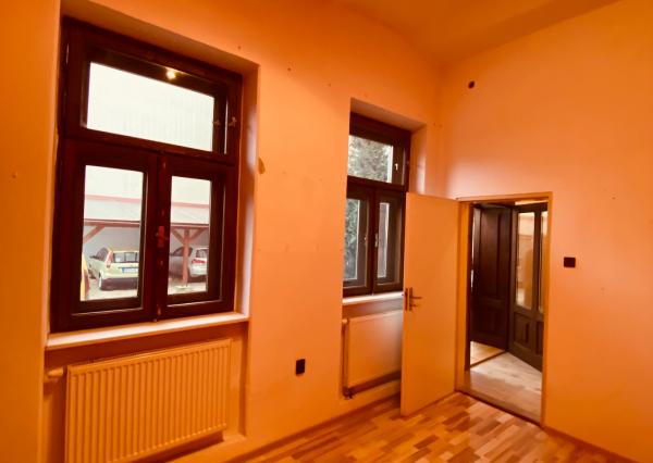 Prenájom kanc. priestor KE - Alžbetina, výmera 27 m2, prízemie.