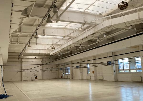 Ponúkam na prenájom výrobno-skladovacie priestory v KE - Juh, výmera od 1000 m2 do 10000m2