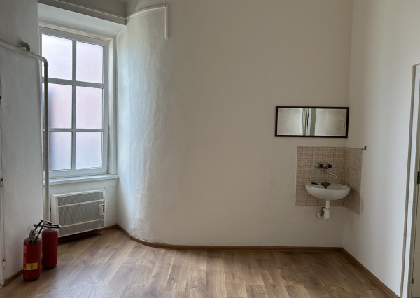 Prenajmeme v Košiciach, Moyzesova ul.  kancelárske priestory, parkovanie pre viac vozidiel