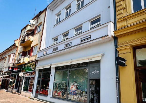 Ponúkam na prenájom obch. priestor Hlavná ul., prízemie s výkladom