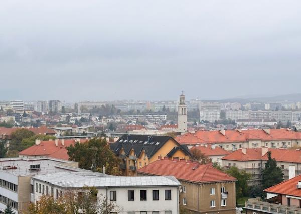 Predaj 3 izb byt v KE - Južná trieda, pôvodný stav, výmera 73 m2, loggia.
