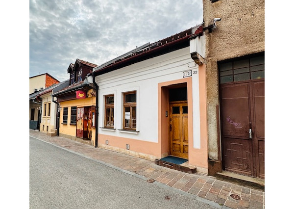 Ponúkam na prenájom 2 izb. byt v centre Košíc - Vrátna ul..