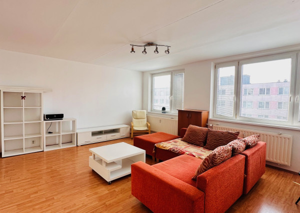 Predaj slnečného 3 izb. bytu Nad Jazerom - Sputnikova ul., rekonštrukcia, OV.