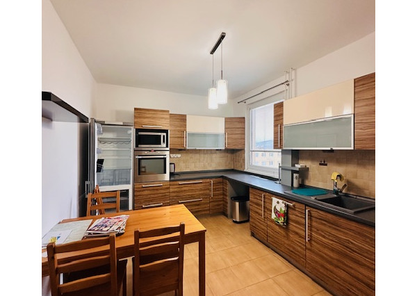 Prenájom 3 izb.byt s loggiou, Košice- sídlisko Ťahanovce, 79m2, rekonštruovaný, zariadený