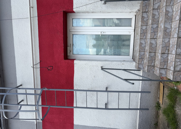 Prenajmeme predajňu so skladovým priestorom ( 70 + 100 m2) , Košice, Nad jazerom , parkovanie