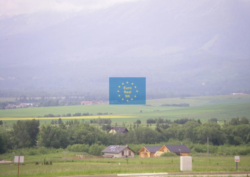 Predáme vo Veľkej Lomnici ( golfový areál ) stavebné pozemky o výmerách od 818 do 1024 m2, všetky inž. siete